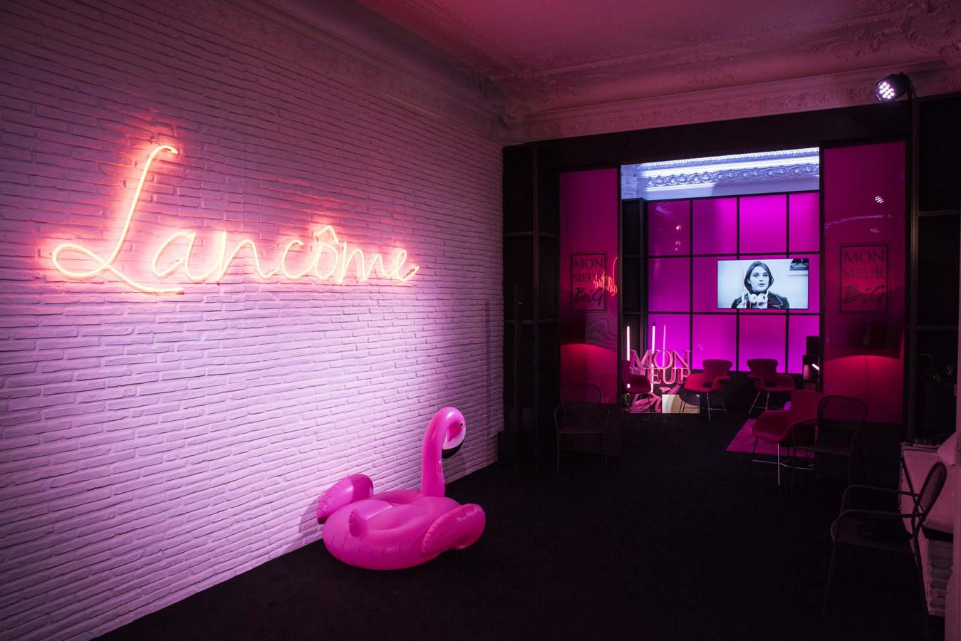 Selfies, filtros, retoques... Una sala donde las lectoras de Mujerhoy pudieron hacerse sus propias instantáneas, después del maquillaje, y compartir en redes con el hashtag #MakeUpIsMyPower.