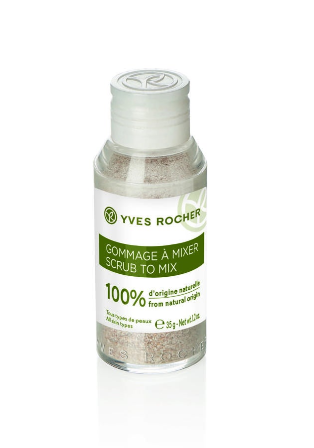 Un exfoliante para todas las pieles en el que se combinan 7 ingredientes naturales: arcilla verde, camomilla, albaricoque, polvo de baïkal, azúcar moreno, piedra pómez y celulosa. Se recomienda mezclar con un gel limpiador y aplicar con masajes circulares, aclarando con abundante agua. El resultado es una piel suave, lisa y luminosa. (6,95€, precio club)