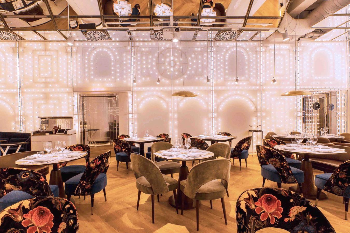 El concepto de BiBo nació en Marbella hace dos años como resultado de una inquietud: la de aunar en un mismo espacio las experiencias vividas por Dani García a lo largo de sus viajes por el mundo, lo que le ha enamorado de las distintas culturas y gastronomías y, en definitiva, lo que a él le gustaría encontrar y comer en un restaurante. Dirección: Paseo de la Castellana, 52. Teléfono: 918 052 556. Horario: Abierto de lunes a domingo todo el día. Cocina de 13:00 h a 16:00 h y de 20:00 h a 00:00 h y de 16:00 h a 19:30 h meriendas y cocina fría. Sábados y domingos de 12:00 h a 14:00 h brunch. Precio medio: 45 euros.