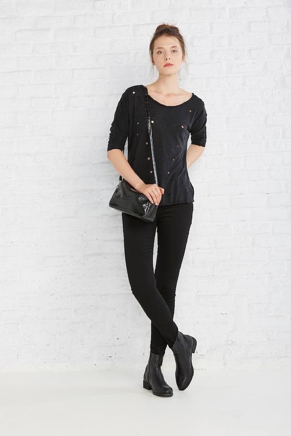 Camiseta de manga largas con rotos de Amichi. Precio: 5,99 euros