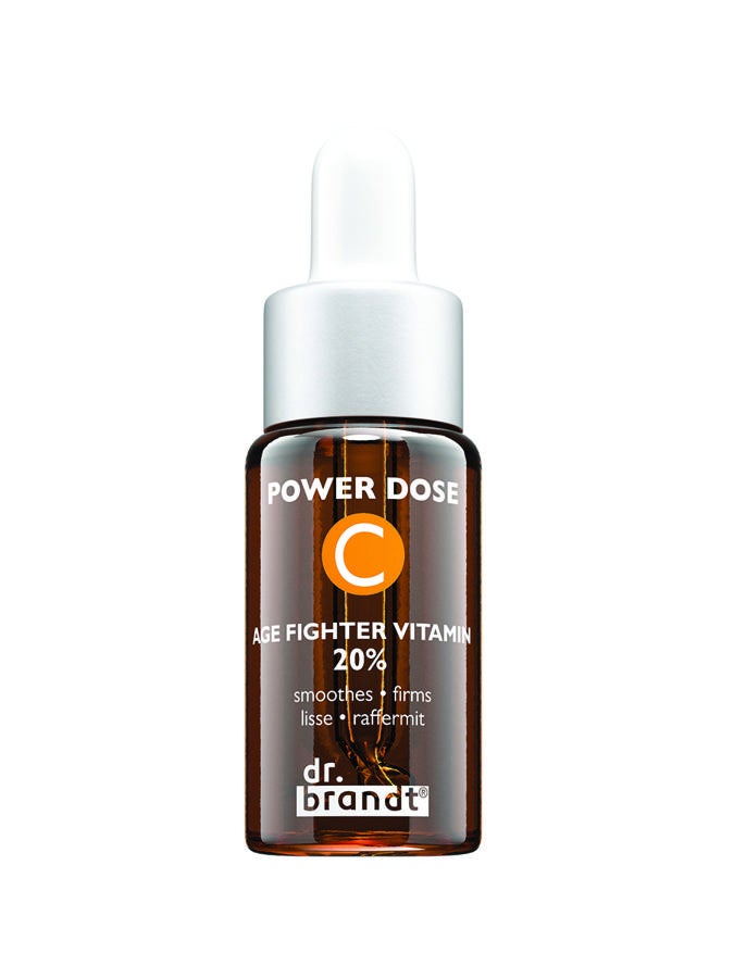 Vitamin C Power Dose de dr. brandt. Formulado con un 20% de vitamina C, puedes utilizarlo solo o añadiéndolo a tu sérum, crema o fondo de maquillaje. (69€)