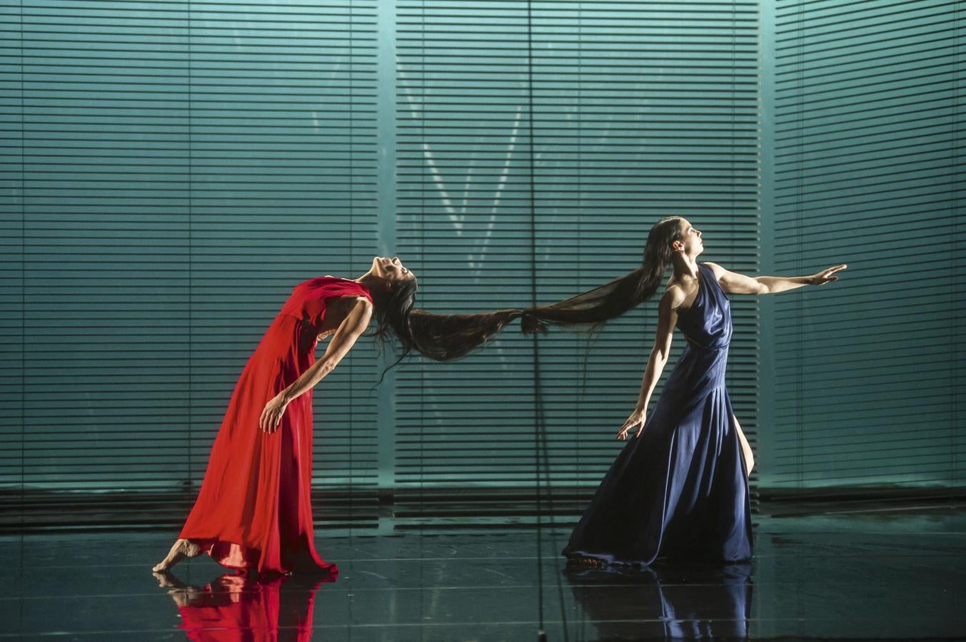 Blanca Li y María Alexandrova, vestidas de Sophie Thèallet