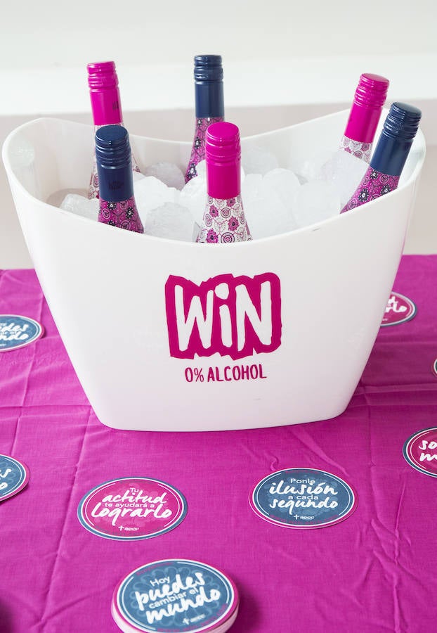 Win 0% Alcohol, es un vino solidario que destina parte de su recaudación a la Asocicación Española contra el cáncer y que también estuvo presente en la quinta edición de Cancer Beauty Care.