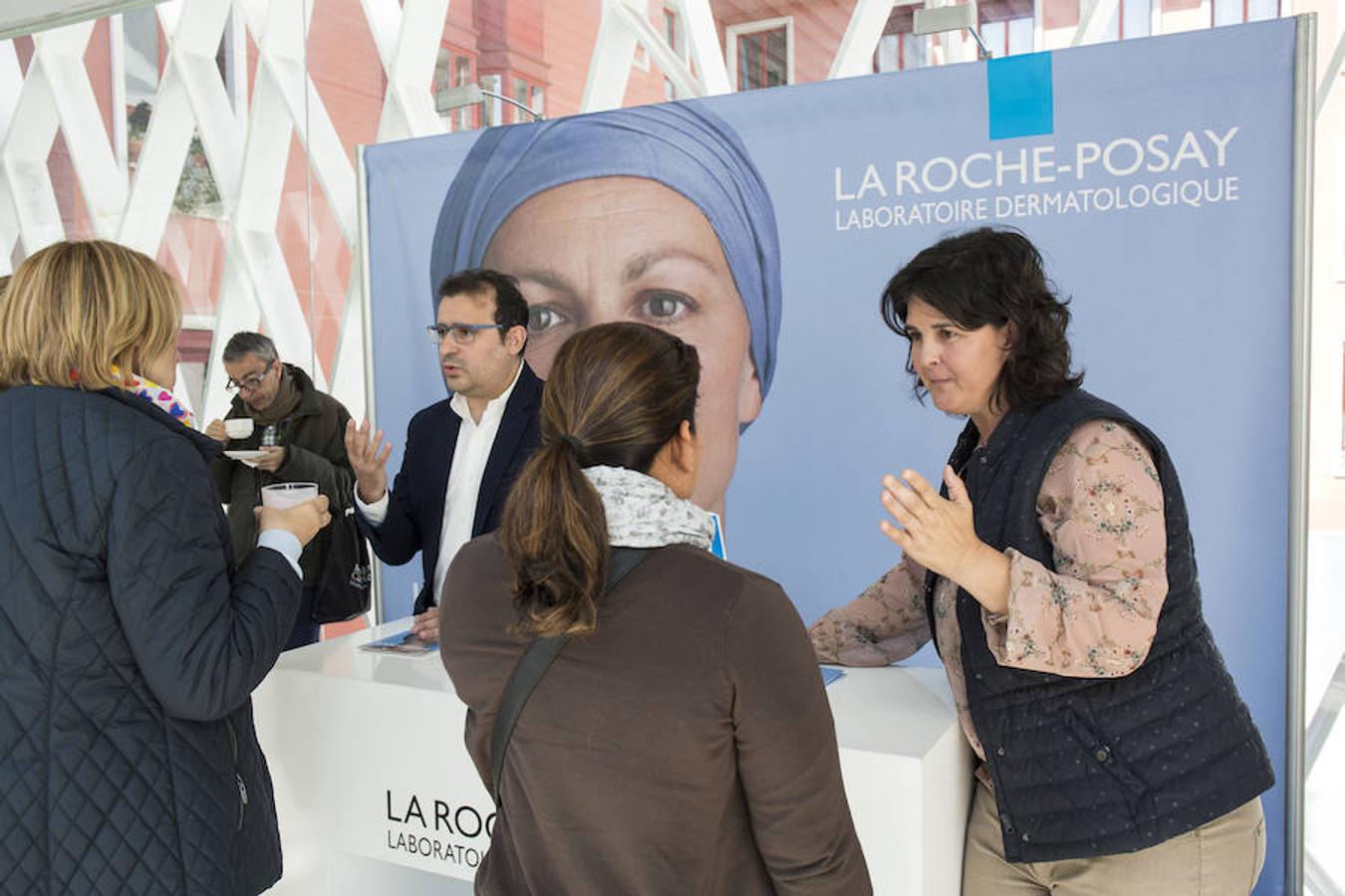 Durante el break para desayunar, las pacientes pudieron conocer los tratamientos de La Roche-Posay específicos para cuidar la piel sensible y delicada durante y después de la quimio y la radioterapia.