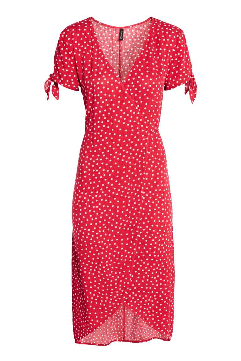 Otra de las firmas que ha apostado por la versión en rojo y blanco (Precio: 24.99 euros)