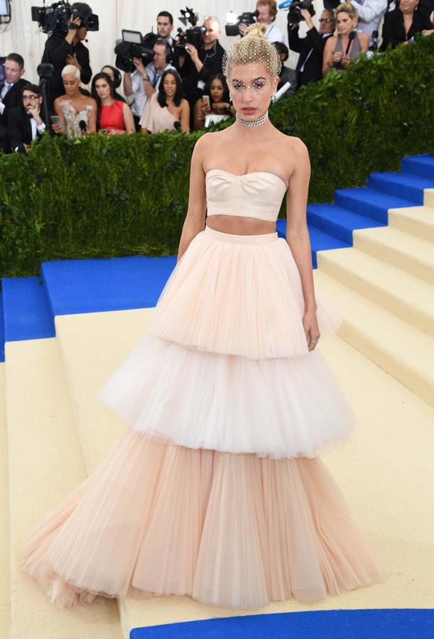 Carolina Herrera firma el vestido de la modelo