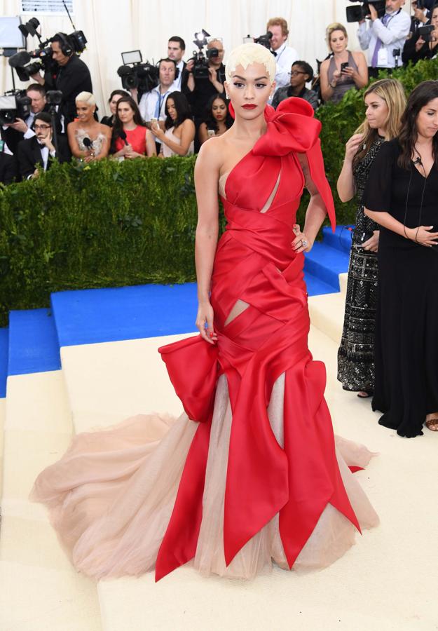 LLamativo vestido de Marchesa el que eligió Rita Ora