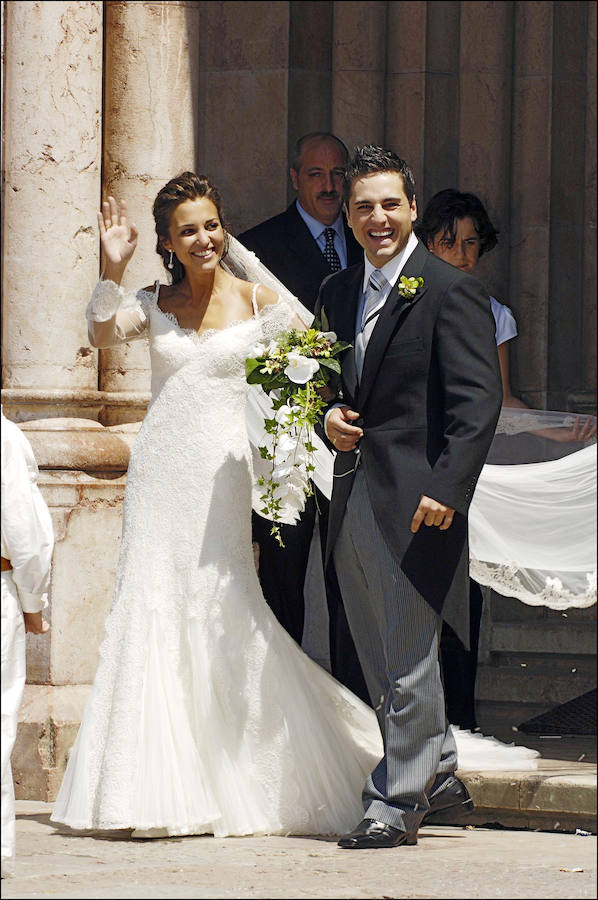 Rosa Clará fue la diseñadora que escogió para el día de su boda en Covadonga. Su vestido, de inspiración española, fue uno de los más copiados del año.