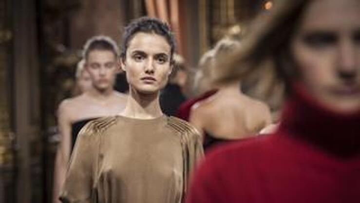 Fotos: Massimo Dutti sorprende con un exquisito desfile de su colección otoño-invierno 2017