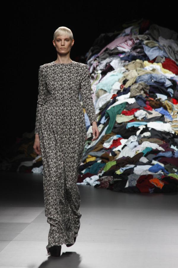 Uno de los diseños que presentó el malagueño sobre la pasarela madrileña