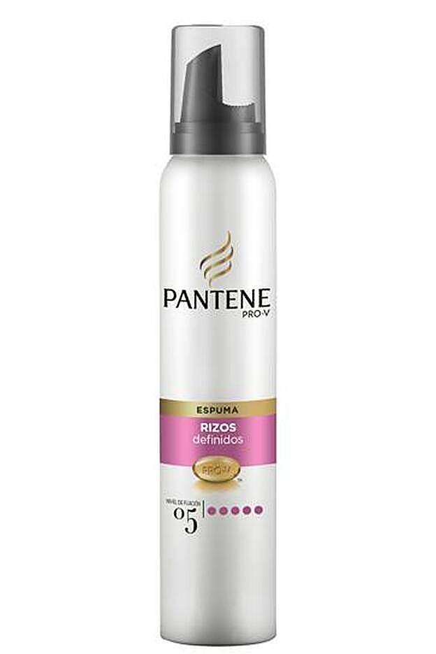 Espuma Rizos Definidos de Pantene. Ayuda a proteger los rizos del encrespamiento, dejando el pelo sano y brillante. (3,99€)