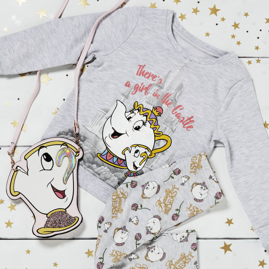 La colección de pijamas y ropa de hogar de 'La Bella y la Bestia' de Primark no nos deja decidirnos por un único modelo...
