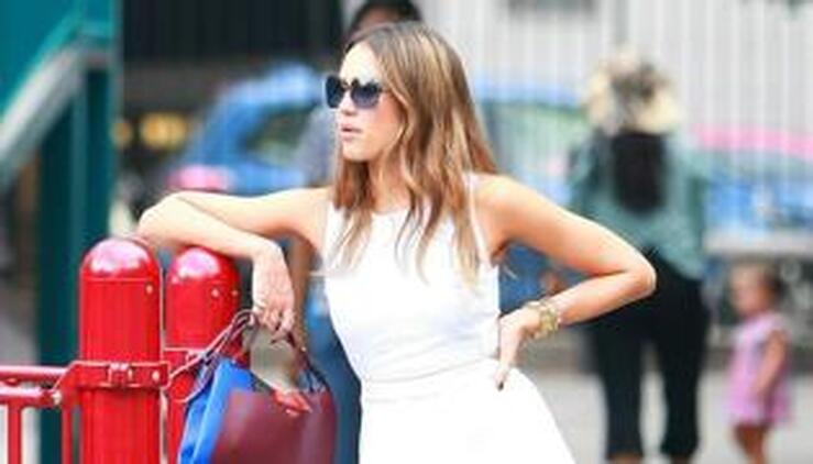 Fotos: Los vestidos blancos de las famosas que te inspirarán