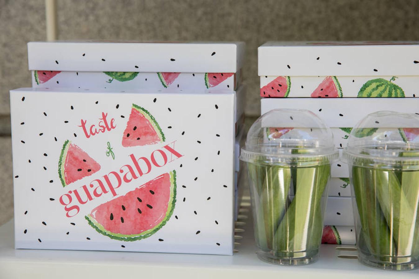 La cajita de belleza GuapaBox presentó a nunestras invitadas las propuestas 'beauty' más refrescantes para este verano, en un formato único y singular, cómodo y chic: la suscripción mensual a esta beauty-box con las mejores novedades..