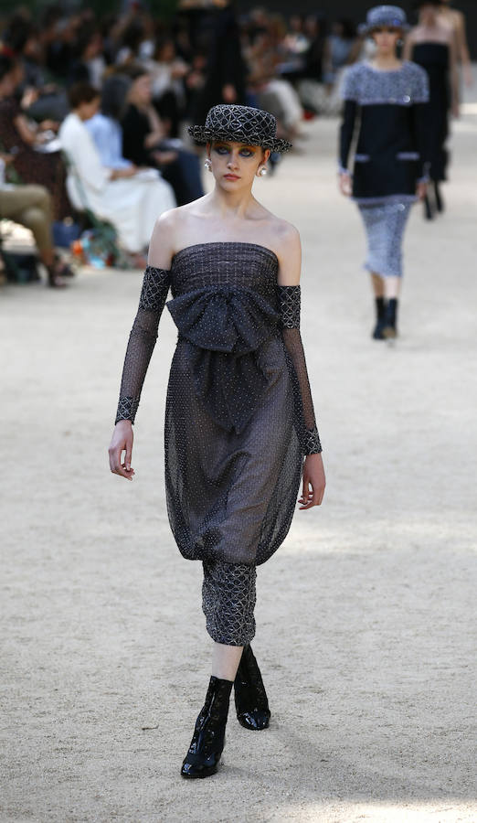 Estamos seguras de que este impresionante diseño lo veremos pronto en alguna alfombra roja...