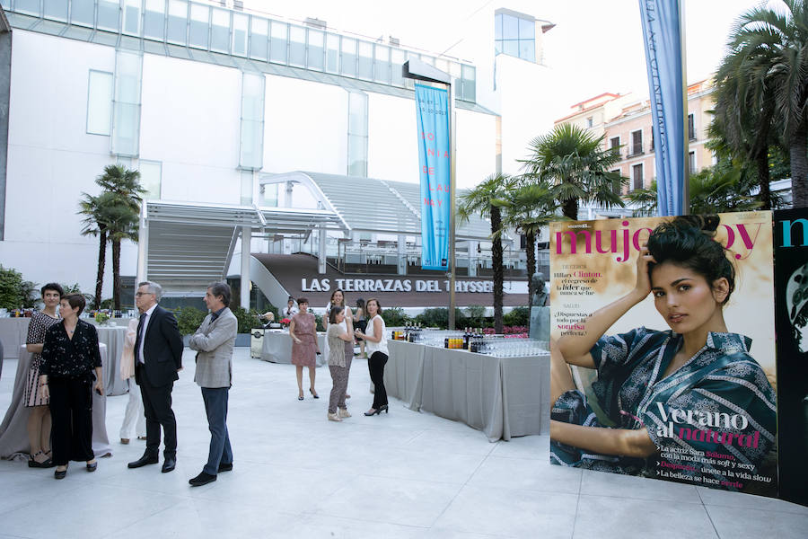 El patio de acceso al museo se vistió de gala para celebrar la inauguración de la exposición de esta genial artista.