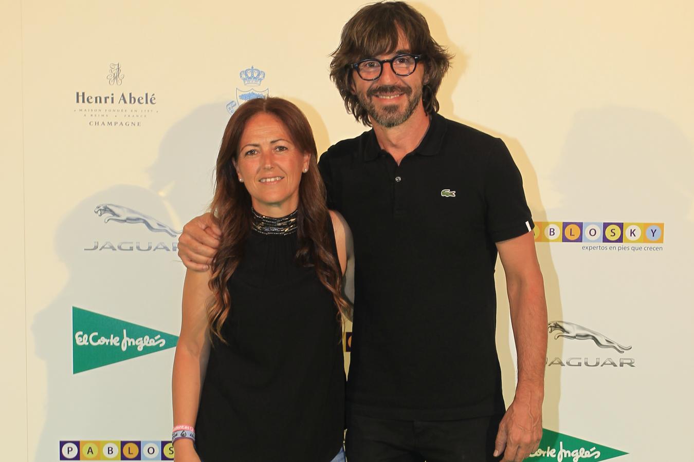 Santi Millán posó junto a la presidenta de la Asociación ASDENT, que recibió uno de los premios de la noche.