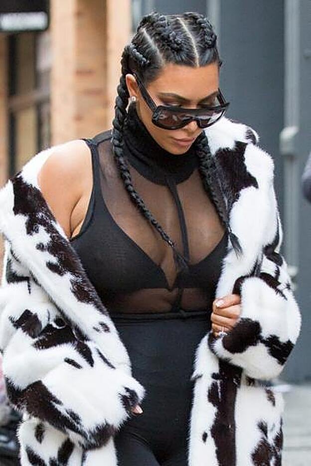 Kim Kardashian con trenzas de boxeadora.