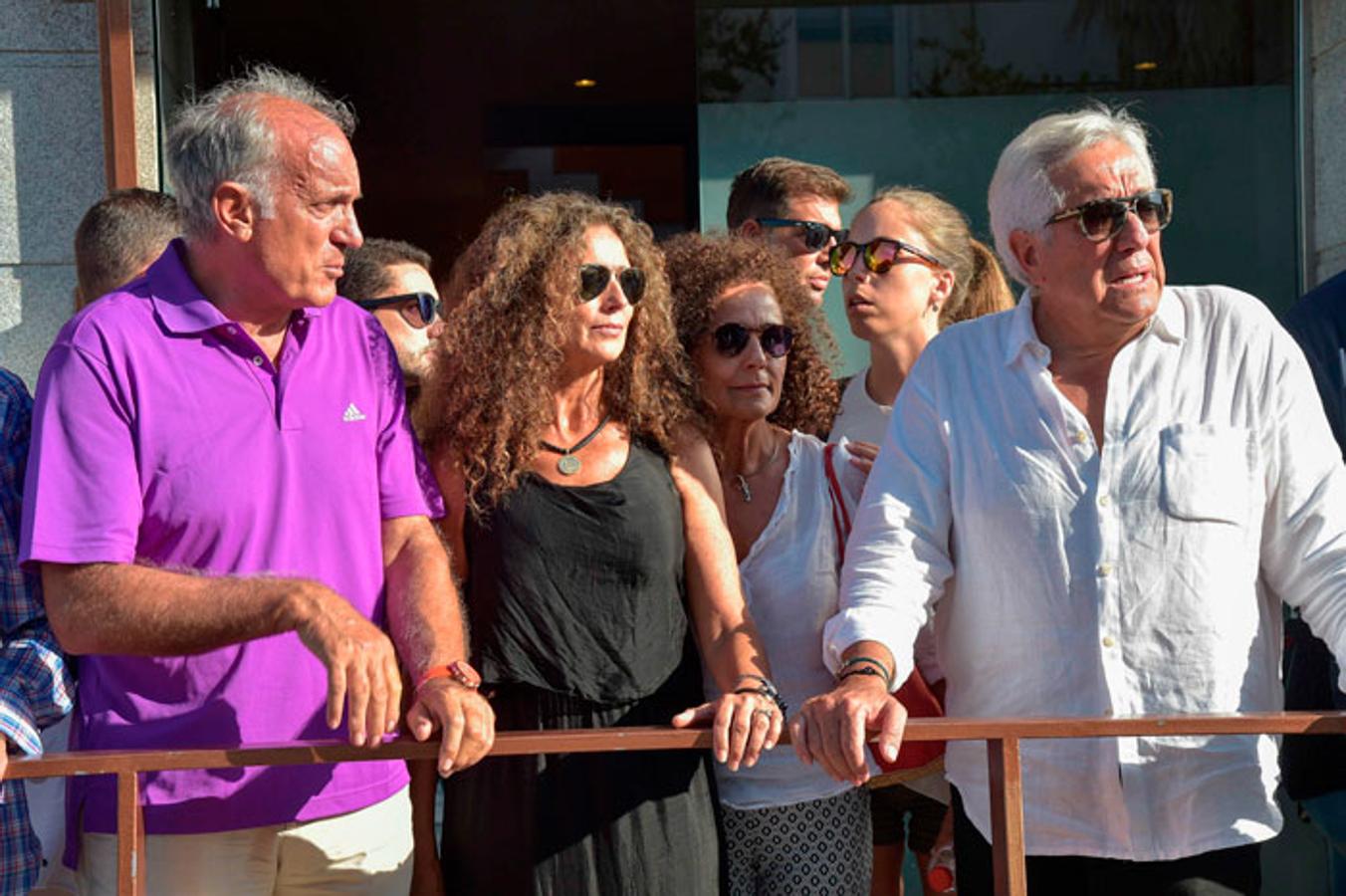 Belinda Alonso, viuda de Ángel Nieto, en compañía de Juan Palacios.