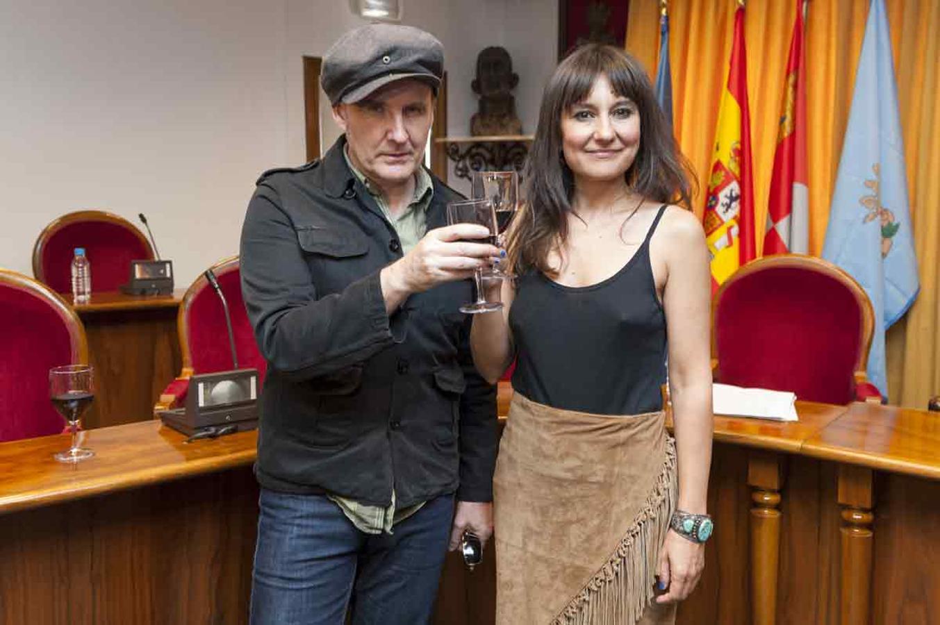 Juan Aguirre y Eva Amaral, en la rueda de prensa inaugural de Sonorama Ribera en el Ayuntamiento de Aranda de Duero.