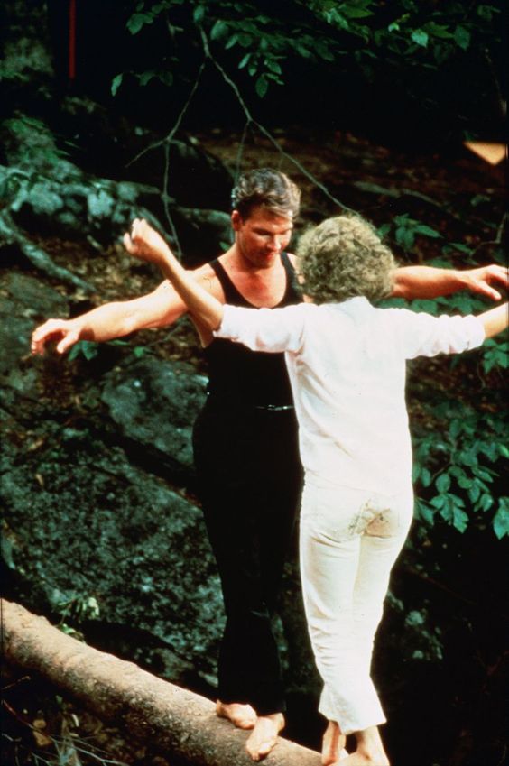 Si hay una apuesta segura en verano, esa es echar todas nuestras fichas de estilo al blanco. Sí, como en la famosa escena del baile en el lago de 'Dirty Dancing'.