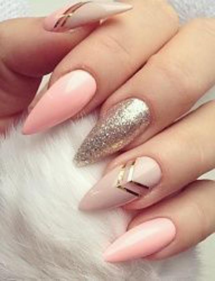 Si lo que quieres es dar sensación de dedos más largos, esta es la mejor opción. Tal vez no sea muy práctico, pero si puedes manejarlo, lucirás unas uñas fantásticas.