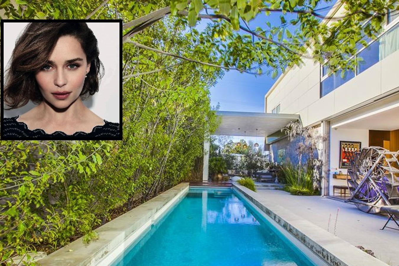 Cuando no es 'madre de Dragones', Emilia Clarke vive en esta impresionante mansión de Venice (California), valorada en más de cuatro millones y medio de euros.