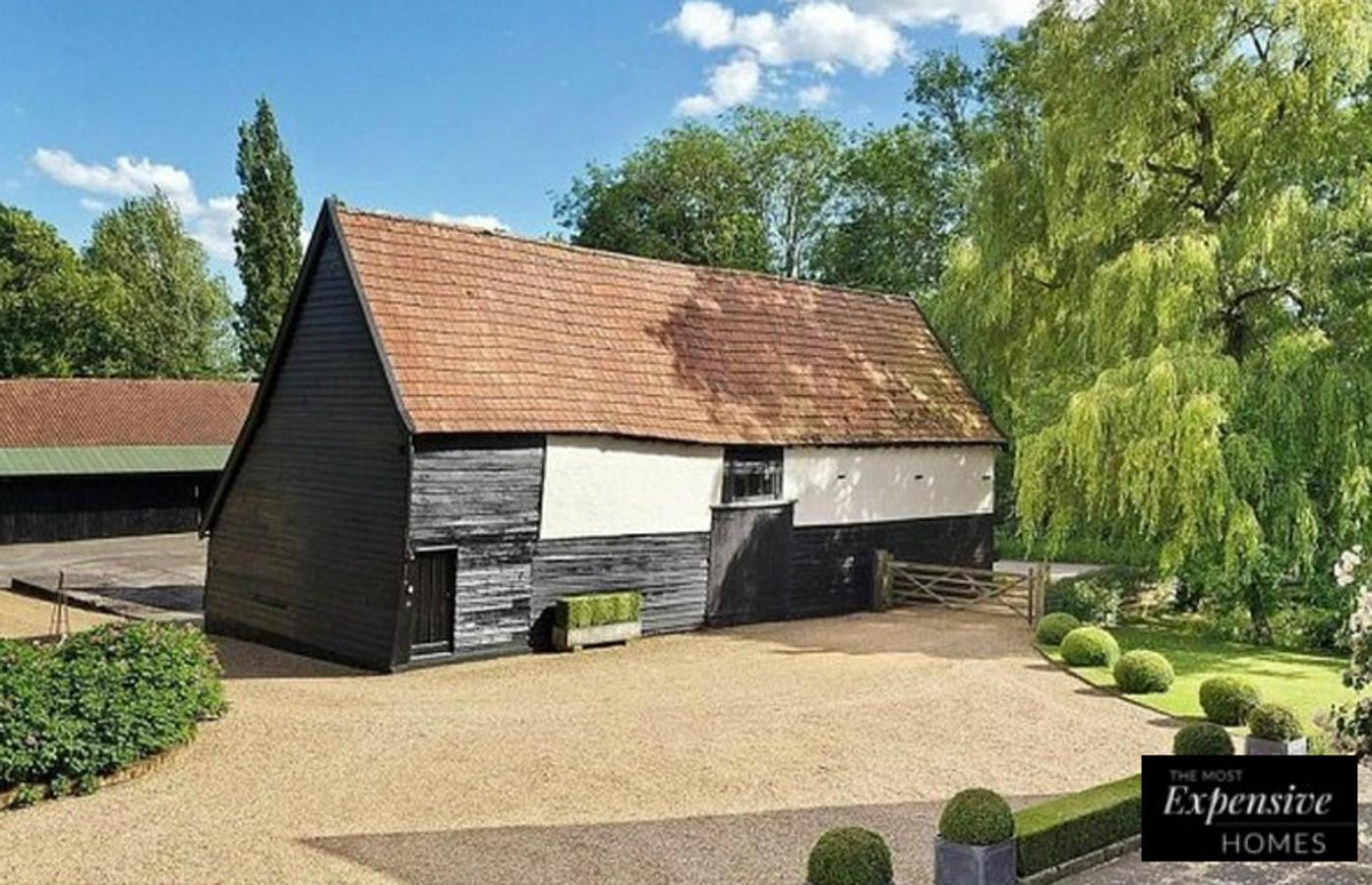 Las diferentes estancias de la casona mantienen las estructuras medievales sobre las que se asientan.