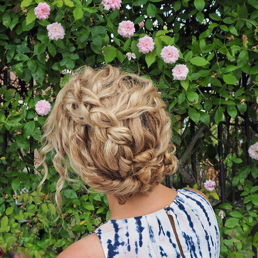 Cristina, además de bloggera, es famosa por sus peinados. Cuenta también con una web en la que enseña todos sus trabajos. (69,5k de seguidores)