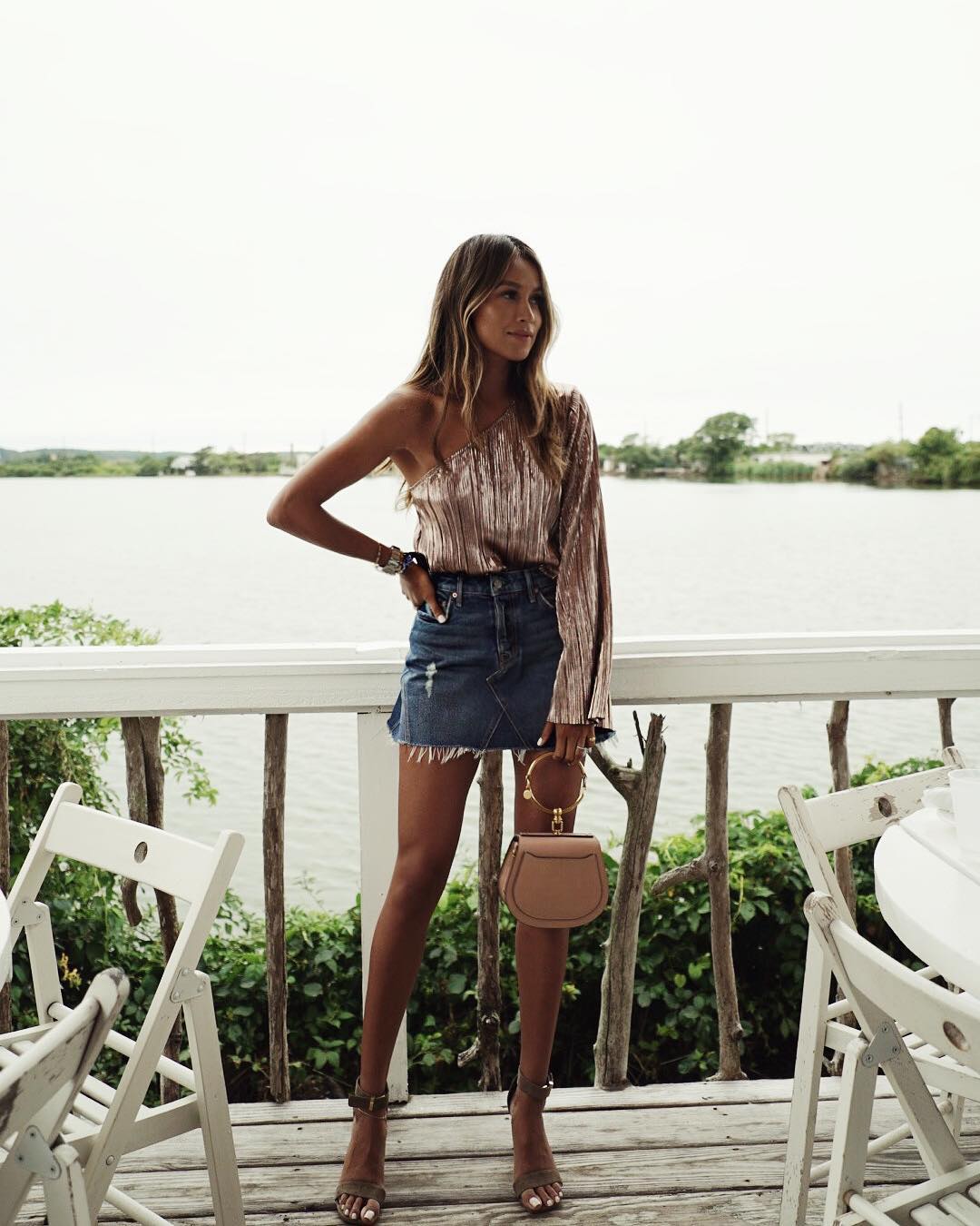 Julie Sariñana, con 4,6 millones de seguidores, vive del lema "sueña, cree, consigue". Es una influencer internacional y un pozo sin fondo de inspiración. @sincerelyjules