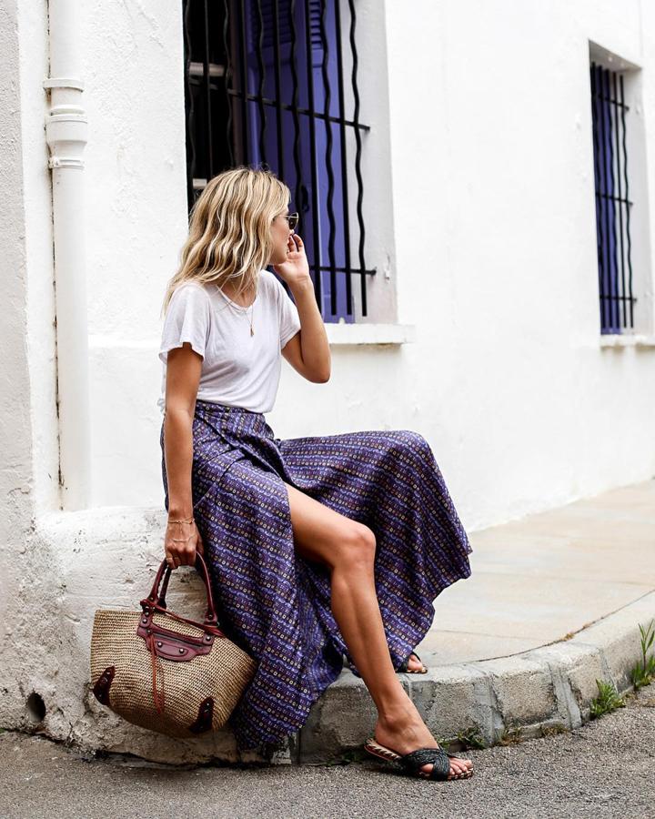 Esta londinense con cerca de 270 mil seguidores, es blogger, editora y escritora. Lleva allá por donde va el 'menos es más' y disfruta viajando a Los Ángeles y a cualquier lugar de Grecia. @lucywilliams02