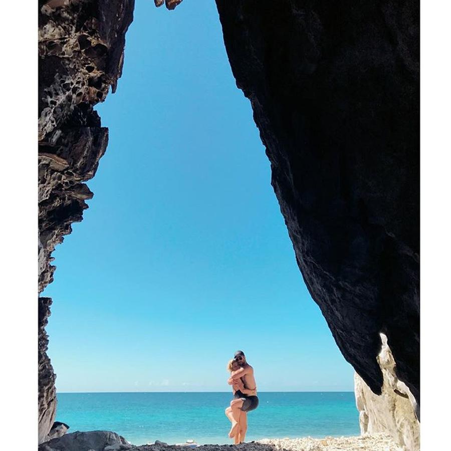 Elsa Pataky no tiene mierdo a 'cargar con todo el peso' de la relación para celebrar el cumpleaños de su marido.