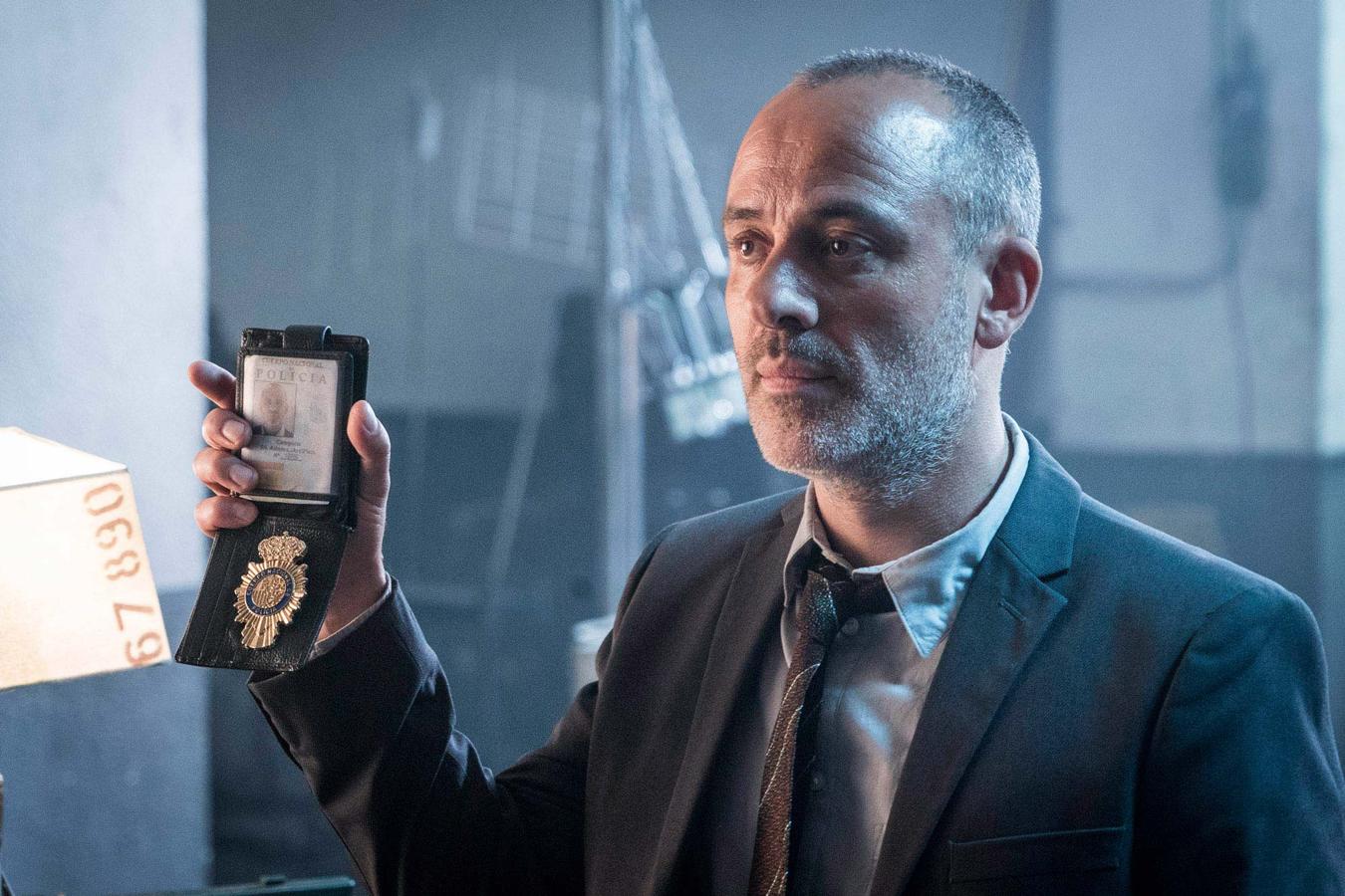 El actor Javier Gutiérrez hace de Manuel Márquez en la nueva serie de RTVE: 'Estoy vivo'.