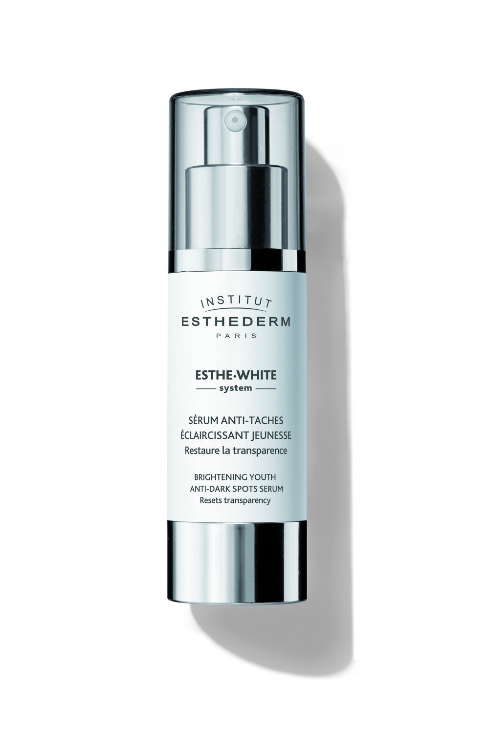 Contiene un 2% de vitamina C, glebridina y L-carnosina. Un trío perfecto para reducir las manchas y conseguir una piel más luminosa y transparente en tan solo 28 días de aplicación. (78€)