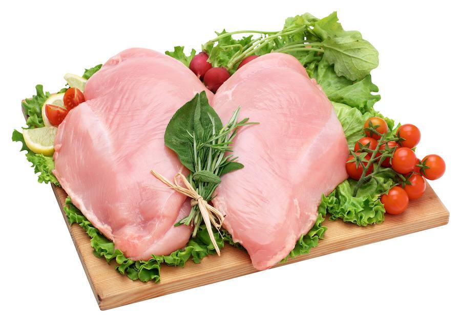 La carne de pavo es una fuente dietética de triptófano, a partir del cual se sintetiza la serotonina, que influye en el estado de ánimo.