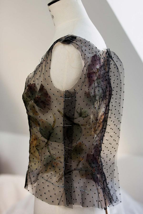 La parte de arriba del vestido en proceso.