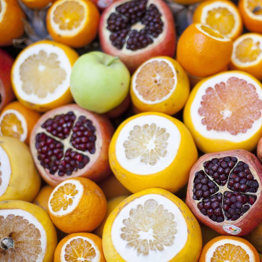 Los cítricos son una fuente maravillosa de vitamina C, que ayuda a que el organismo procese la grasa más rápidamente.