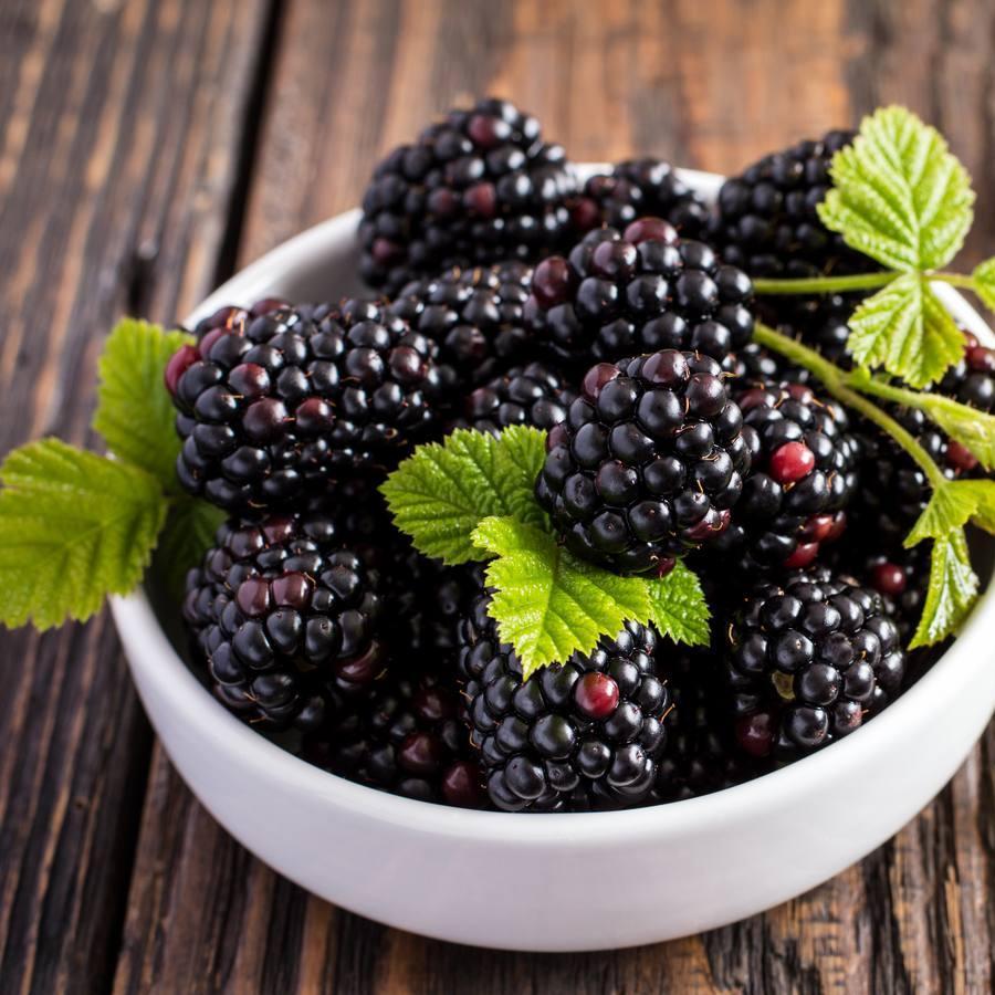El efecto antiinflamatorio de las moras, así como de otros frutos rojos, te ayudará a tener un vientre plano.