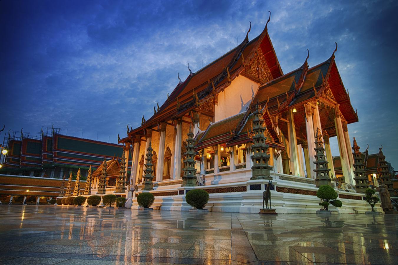 También os recomendamos Tailandia, un país mágico y religioso en el que podréis descansar hacer muchas excursiones.
