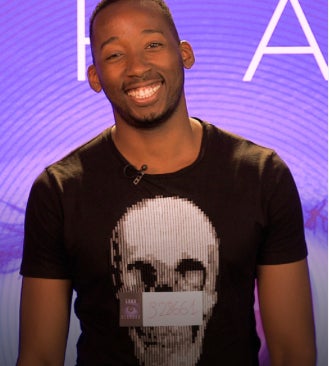 Una de las características que le define es que le gusta ayudar a las personas, por eso estudió la carrera de Derecho. Sabe escuchar a los demás, empatiza muy rápidamente, tiene una fuerte personalidad y es un ganador nato con capacidad de liderazgo. Además, es muy familiar y tiene mucho éxito con las mujeres. Sin embargo, suele ser muy impulsivo y no acepta las críticas fácilmente. Busca conocerse mejor a través de su paso por la casa.