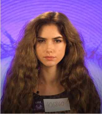 Carlota se define como una mujer muy fuerte y a la vez muy sensible, honesta, leal, tenaz, emprendedora, apasionada, muy romántica y muy bruta. Asegura ser muy cabezota, cero sumisa, retorcida y en ocasiones maquiavélica. Le atrae la convivencia y encierro con muchas personas en la Casa de GH como experimento social, ya que se considera insoportable en la convivencia. Lo considera un gran desafío.