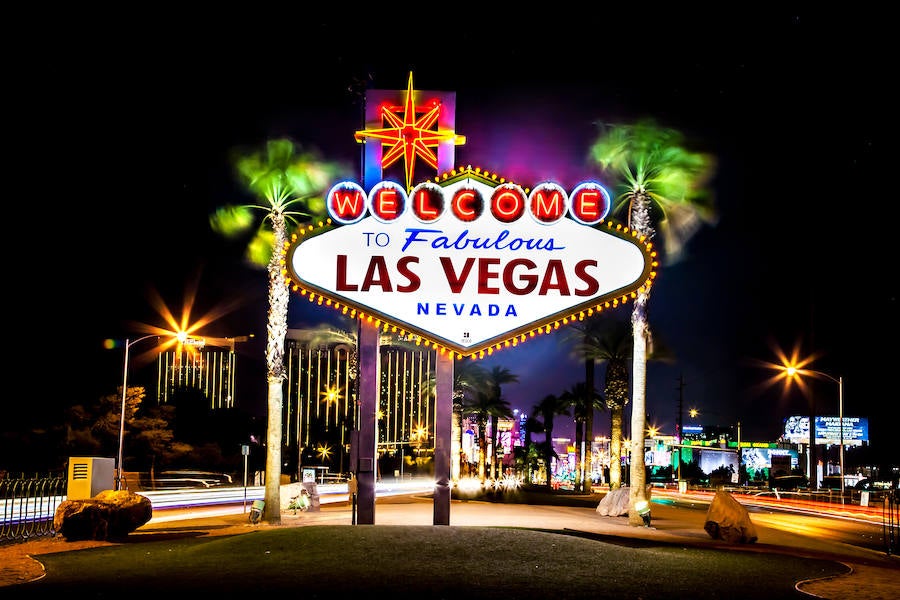 ¡Fuera prejuicios! Déjate llevar por las luces de neón y el espíritu de Elvis (y de Britney Spears) y que ¡vivan Las Vegas! Sí, la 'ciudad del pecado' ha sido elegida como mejor destino de Norteamérica en los World Travel Awards.