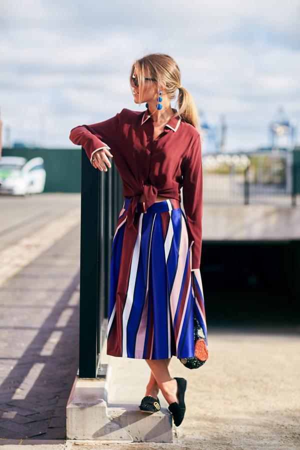 En blusas con vivos en blanco