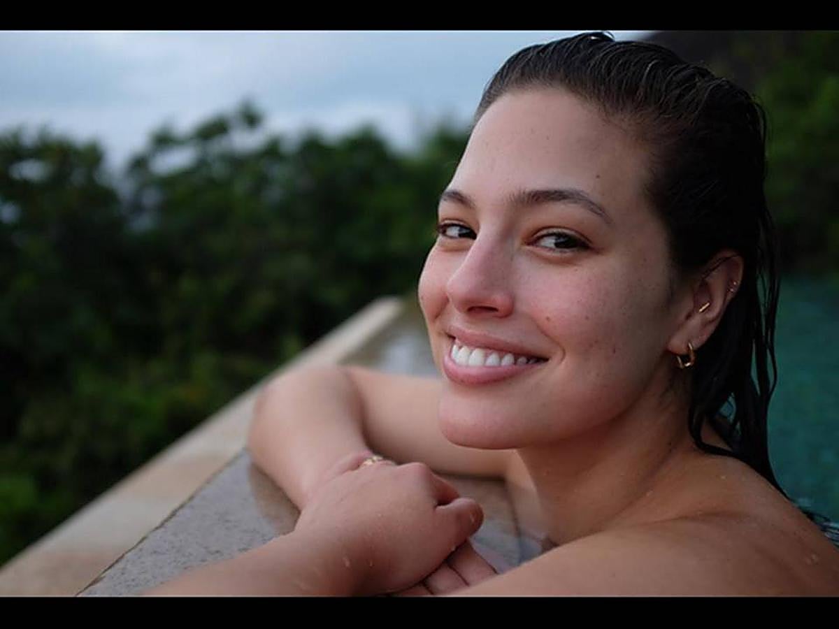 Es la abanderada de #beautybeyondsize Y nos encanta.