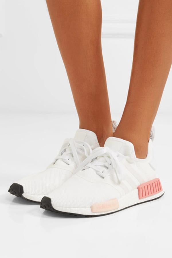 Blancas y con detalles en salmón, de Adidas. Precio: 140 euros.