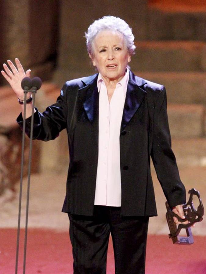 Uno de los rostros más queridos de la pequeña pantalla: Amparo Baró. Inolvidable en su papel de Sole en Siete vidas, también pudimos verla en El internado. Falleció el 29 de enero de 2015. Pero nos dejó, sin duda, personajes llenos de vida para el recuerdo.