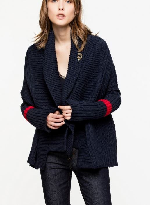 Chaqueta azul marino y roja de Zadig & Voltaire. Precio: 380 euros.