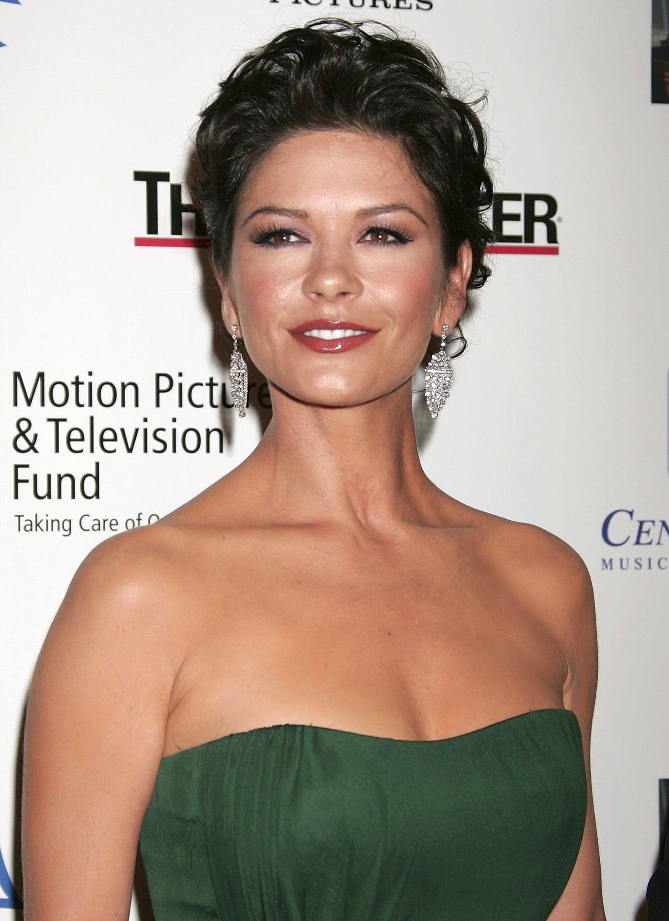 En 2007 se advierten los primeros cambios en el rostro, quizás por un tratamiento de bótox en los pómulos.