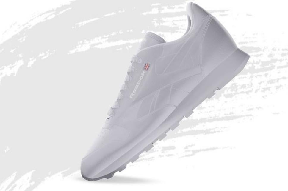 Si hay un modelo emblemático de zapatilla Reebok es Classic Leather. De estilo retro, es una de las zapatillas favoritas de las famosas, sobre todo de Gigi Hadid, su embajadora, que la tiene en prácticamente todos los colores. Ahora la puedes hacer tuya de la manera más original...