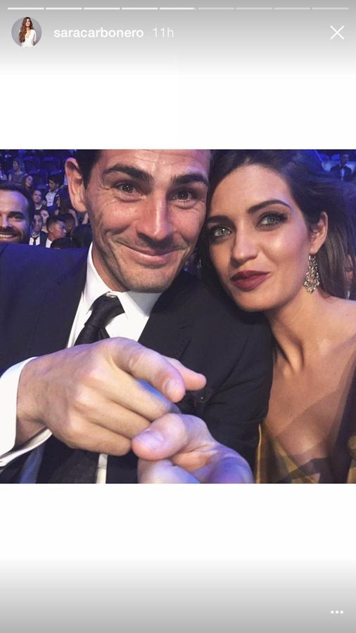 Faltaba el selfie en las redes sociales con Iker Casillas, que tardó en llegar, pero llegó. Y así de sonrientes posaron para sus seguidores.